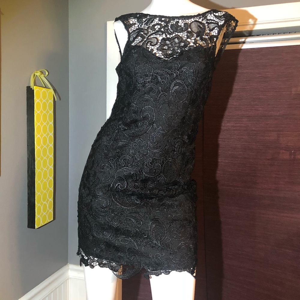 Alythea- black lace dress. Size small 💕NWT